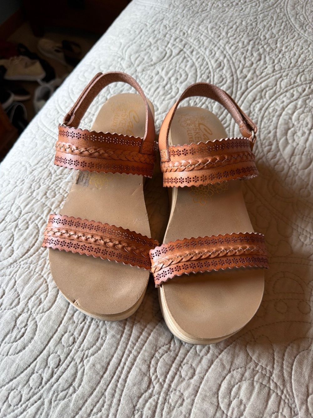 Sketchers sandals